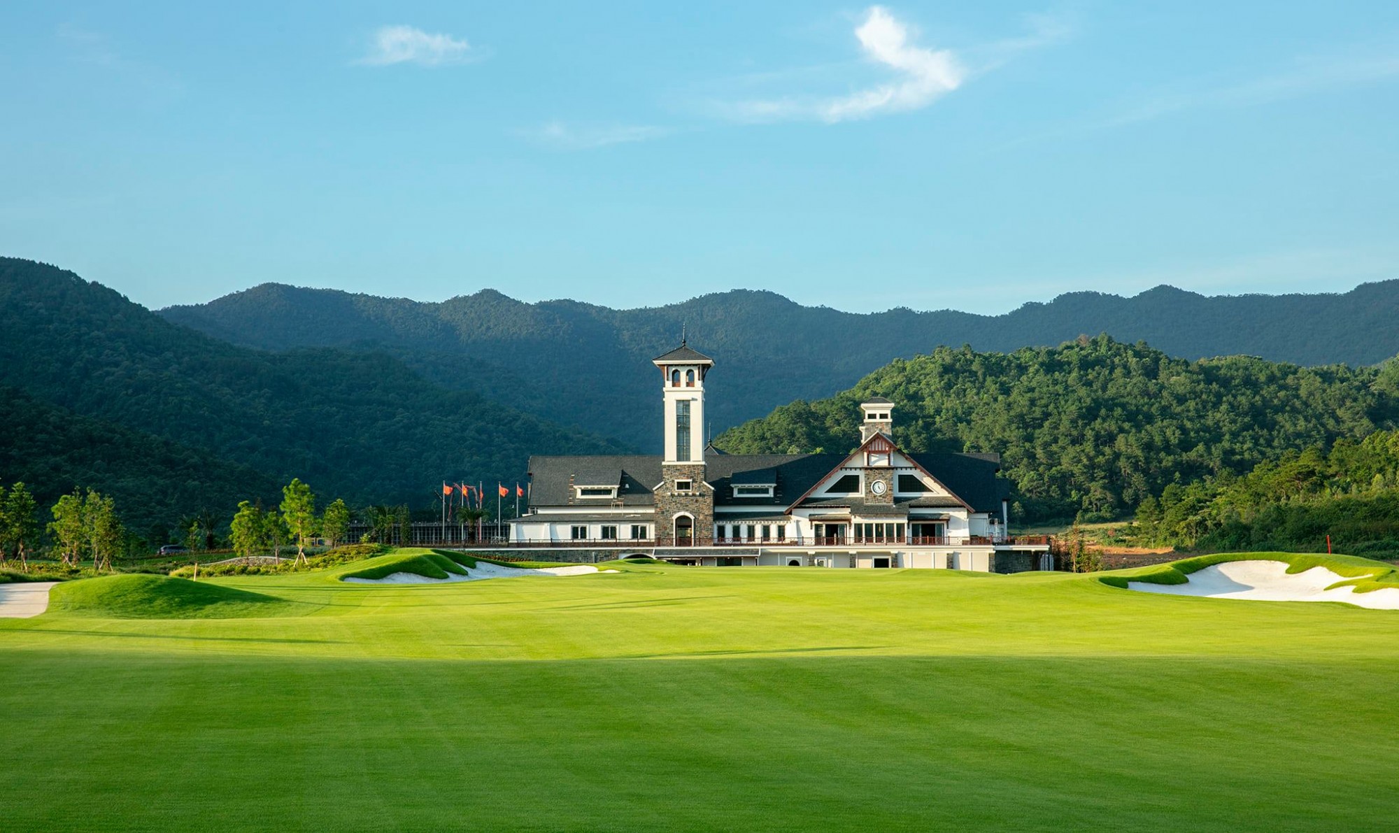 2 Weeks of Signature Golf Vietnam Package (Full golf experience)